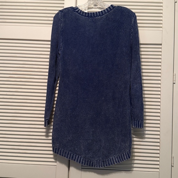 NORTHSTYLE Hi-Low Denim Blue Cable Knit Sweater - Picture 2 of 5